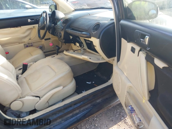 2009 Volkswagen Beetle S with VIN 3VWPW31C79M517049, listed as a IAAI auction lot 41944475 with 100,204 mi miles and . Bid and sale history available at DreamBid. Image 5.