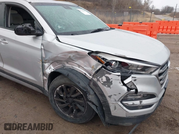 2017 Hyundai Tucson SE with VIN KM8J3CA45HU331252, listed as a IAAI auction lot 41744426 with 76,845 mi miles. Bid and sale history available at carsss.com. Image 6.