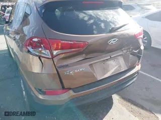 2016 Hyundai Tucson SE with VIN KM8J23A47GU166435, listed as a IAAI auction lot 41952751 with 66,785 mi miles. Bid and sale history available at carsss.com. Image 6.