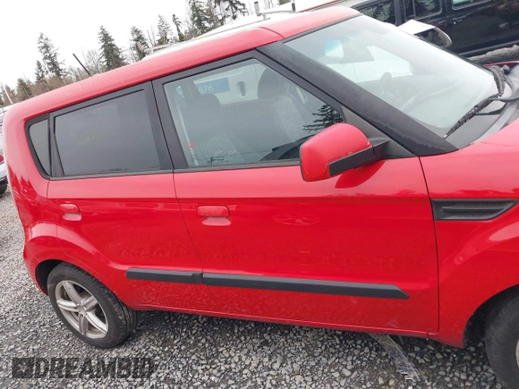 2010 Kia Soul + with VIN KNDJT2A27A7190198, listed as a IAAI auction lot 41756701 with 171,947 mi miles. Bid and sale history available at carsss.com. Image 13.