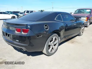 2011 Chevrolet Camaro 1LT z VIN 2G1FB1ED6B9103429, wystawiony jako IAAI lot #41884662 z przebiegiem 135 556 mil mil oraz . Historia ofert i sprzedaży dostępna na DreamBid. Obrazek 4.