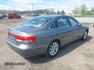 2006 Hyundai Azera SE with VIN KMHFC46F26A132762, listed as a IAAI auction lot 42142152 with 165,673 mi miles and . Bid and sale history available at DreamBid. Image 4.