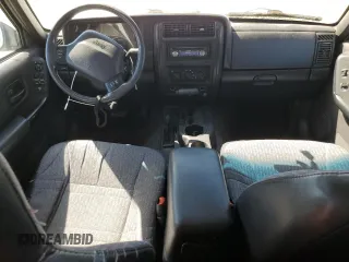 2000 Jeep Cherokee with VIN 1J4FF48S6YL169224, listed as a Copart auction lot 64411145 with 237,553 mi miles and Clean title. Bid and sale history available at DreamBid. Image 8.