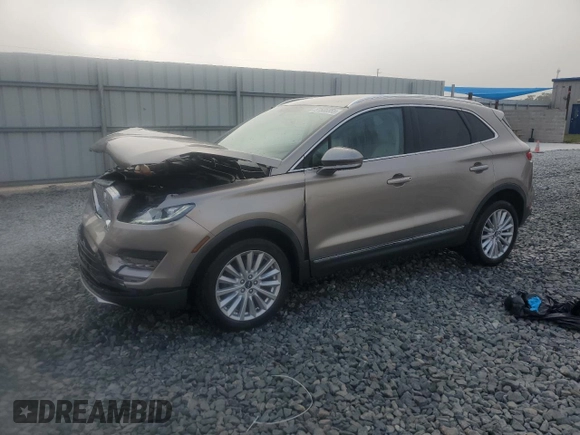 2019 Lincoln MKC Standard z VIN 5LMCJ1C98KUL46098, wystawiony jako Copart lot #51585555 z przebiegiem 54 340 mil mil oraz Nie do naprawy • Non repairable. Historia ofert i sprzedaży dostępna na DreamBid. Obrazek 1.