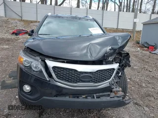 2013 Kia Sorento LX with VIN 5XYKTCA66DG417238, listed as a IAAI auction lot 41992513 with 166,134 mi miles. Bid and sale history available at carsss.com. Image 12.