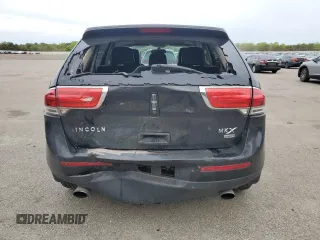 2012 Lincoln MKX z VIN 2LMDJ8JK9CBL16111, wystawiony jako Copart lot #56939825 z przebiegiem 167 420 mil mil oraz Szkody całkowita. Historia ofert i sprzedaży dostępna na DreamBid. Obrazek 6.