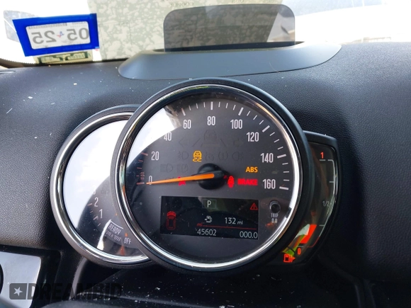 2020 MINI Countryman Cooper S with VIN WMZYW7C05L3M07661, listed as a IAAI auction lot 42242689 with 45,602 mi miles and . Bid and sale history available at DreamBid. Image 7.