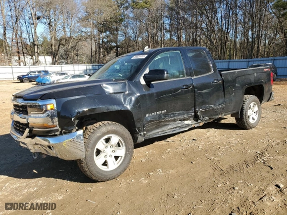 2018 Chevrolet Silverado 1500 LT with VIN 1GCVKREH7JZ379482, listed as a Copart auction lot 88638655 with 44,286 mi miles and Salvage Title. Bid and sale history available at carsss.com. Image 1.