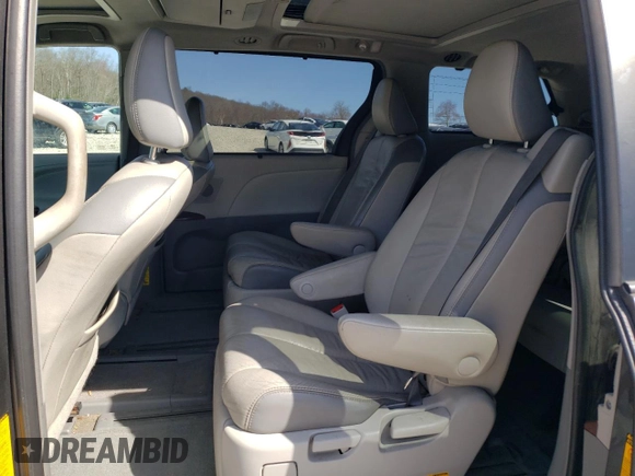 2013 Toyota Sienna XLE with VIN 5TDDK3DC0DS053561, listed as a Copart auction lot 53786685 with 332,714 mi miles and Clean Title. Bid and sale history available at DreamBid. Image 11.