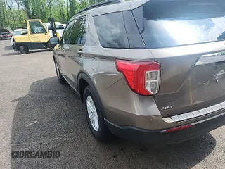 2021 Ford Explorer XLT z VIN 1FMSK8DHXMGB35691, wystawiony jako IAAI lot #42418719 z przebiegiem 64 847 mil mil oraz . Historia ofert i sprzedaży dostępna na DreamBid. Obrazek 30.
