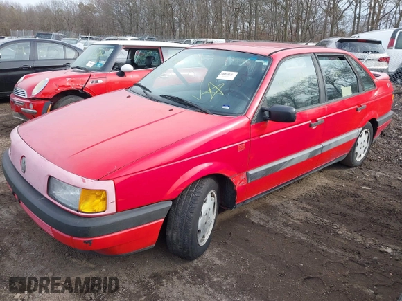 1991 Volkswagen Passat z VIN WVWFB4315ME035691, wystawiony jako IAAI lot #41627396 z przebiegiem 168 795 mil mil oraz . Historia ofert i sprzedaży dostępna na DreamBid. Obrazek 2.