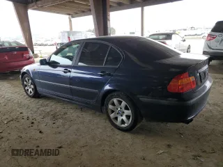 2002 BMW 3 Series 325i with VIN WBAET37452NG79633, listed as a Copart auction lot 44743375 with 118,710 mi miles and Clean Title. Bid and sale history available at carsss.com. Image 2.