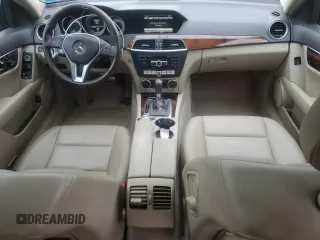 2013 Mercedes-Benz C 300 Sport z VIN WDDGF8AB9DR272176, wystawiony jako Copart lot #57334095 z przebiegiem 125 027 mil mil oraz Szkoda całkowita • Salvage title. Historia ofert i sprzedaży dostępna na DreamBid. Obrazek 8.