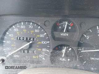 1995 Ford Thunderbird LX with VIN 1FALP62W1SH168074, listed as a IAAI auction lot 41995575 with 232,742 mi miles. Bid and sale history available at carsss.com. Image 7.