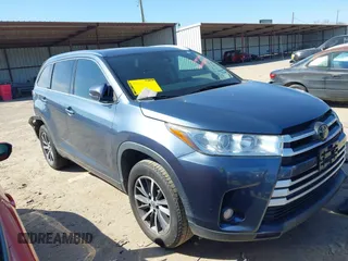 2017 Toyota Highlander XLE with VIN 5TDKZRFH2HS526283, listed as a IAAI auction lot 41669159 with 122,112 mi miles and . Bid and sale history available at DreamBid. Image 1.