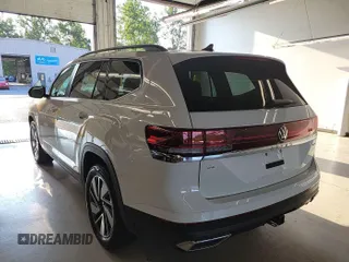 2024 Volkswagen Atlas SE with VIN 1V2HR2CA0RC565397, listed as a IAAI auction lot 42850634 with 20,499 mi miles and . Bid and sale history available at DreamBid. Image 15.