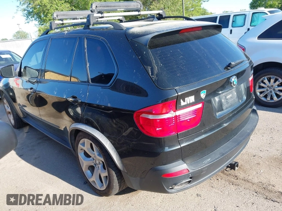 2008 BMW X5 4.8i z VIN 5UXFE83538LZ47110, wystawiony jako IAAI lot #42363158 z przebiegiem 217 820 mil mil oraz . Historia ofert i sprzedaży dostępna na DreamBid. Obrazek 3.