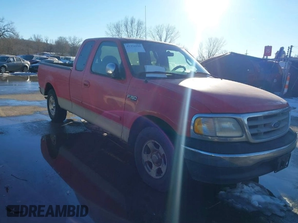 2000 Ford F-150 XL with VIN 1FTZX1724YKB03258, listed as a IAAI auction lot 41356935 with 208,570 mi miles. Bid and sale history available at carsss.com. Image 1.