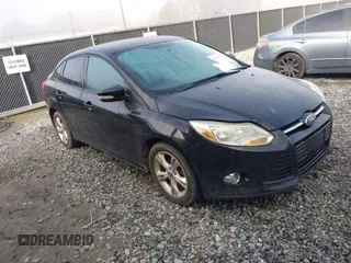 2012 Ford Focus SE with VIN 1FAHP3F25CL256409, listed as a IAAI auction lot 41886182 with 205,975 mi miles. Bid and sale history available at carsss.com. Image 1.