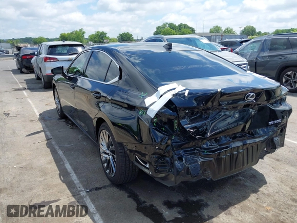 2024 Lexus ES 350 Luxury z VIN 58AEZ1B15RU180643, wystawiony jako IAAI lot #42296720 z przebiegiem 19 457 mil mil oraz . Historia ofert i sprzedaży dostępna na DreamBid. Obrazek 3.