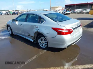 2017 Nissan Altima SV with VIN 1N4AL3AP3HC139855, listed as a IAAI auction lot 41913020 with 43,938 mi miles and . Bid and sale history available at DreamBid. Image 3.