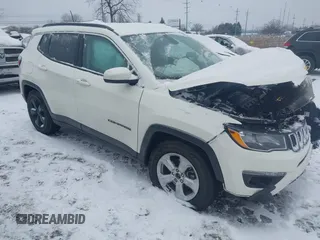 2019 Jeep Compass Latitude with VIN 3C4NJDBBXKT647665, listed as a IAAI auction lot 41327220 with 41,957 mi miles and . Bid and sale history available at carsss.com. Image 1.