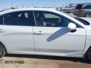 2019 Toyota Avalon XLE with VIN 4T1BZ1FB8KU030044, listed as a IAAI auction lot 41436242 with 56,261 mi miles and . Bid and sale history available at carsss.com. Image 14.