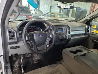 2018 Ford F-250 XL with VIN 1FD7X2B60JEB74688, listed as a IAAI auction lot 42610468 with 225,435 mi miles and . Bid and sale history available at DreamBid. Image 3.