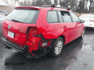 2016 Volkswagen Golf SportWagen TSI SE with VIN 3VWC17AUXGM513779, listed as a IAAI auction lot 41776276 with 89,153 mi miles. Bid and sale history available at carsss.com. Image 4.