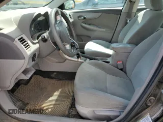2010 Toyota Corolla z VIN 2T1BU4EE9AC197170, wystawiony jako Copart lot #64015795 z przebiegiem 113 607 mil mil oraz Szkoda całkowita • Salvage title. Historia ofert i sprzedaży dostępna na DreamBid. Obrazek 7.