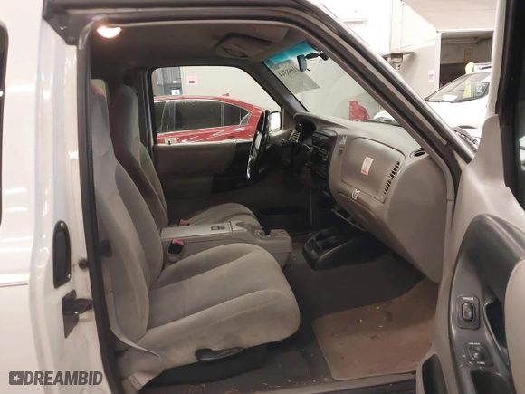 1999 Ford Ranger XLT with VIN 1FTZR15X0XPA27211, listed as a IAAI auction lot 41688344 with 207,370 mi miles. Bid and sale history available at carsss.com. Image 5.