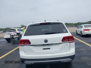 2018 Volkswagen Atlas S z VIN 1V2AP2CA7JC599090, wystawiony jako IAAI lot #42419230 z przebiegiem 81 176 mil mil oraz . Historia ofert i sprzedaży dostępna na DreamBid. Obrazek 17.