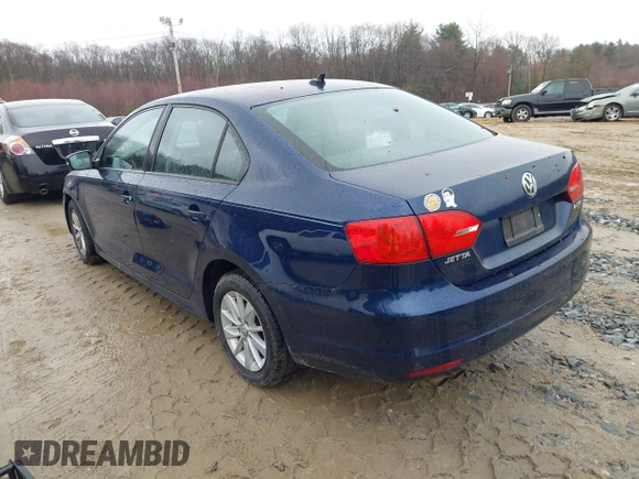 2011 Volkswagen Jetta Sedan SE w/Convenience & Sunroof PZEV with VIN 3VWDZ7AJ0BM337949, listed as a IAAI auction lot 41918098 with 199,711 mi miles. Bid and sale history available at carsss.com. Image 3.