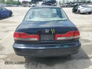 2002 Honda Accord EX z VIN 1HGCG16582A057594, wystawiony jako Copart lot #54874665 z przebiegiem 173 709 mil mil oraz Szkoda całkowita • Salvage title. Historia ofert i sprzedaży dostępna na DreamBid. Obrazek 6.