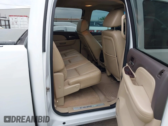 2008 GMC Sierra Denali z VIN 2GTEK638381328517, wystawiony jako IAAI lot #42074746 z przebiegiem 193 833 mil mil oraz . Historia ofert i sprzedaży dostępna na DreamBid. Obrazek 8.