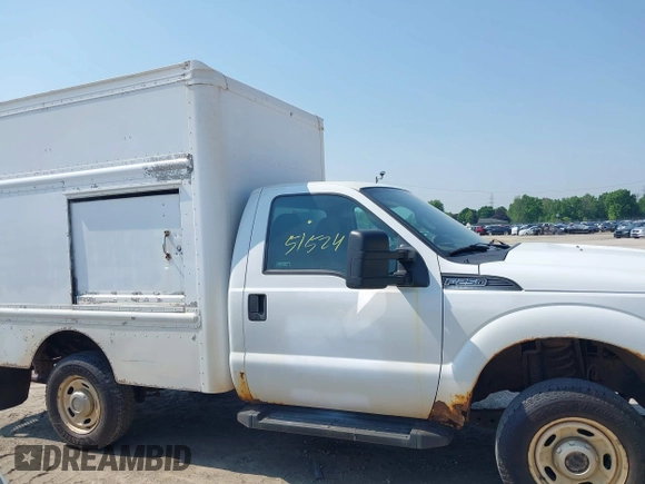 2012 Ford F-250 XL с VIN 1FDBF2B60CEC35487, выставлен на аукционе IAAI как лот 42251524 с пробегом 380 107 миль миль и . История ставок и продаж доступна на DreamBid. Изображение 13.