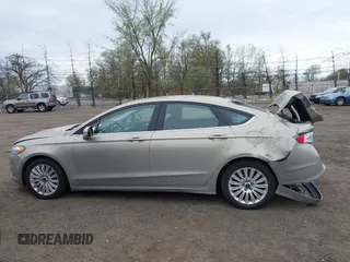 2015 Ford Fusion SE Hybrid with VIN 3FA6P0LU6FR210606, listed as a IAAI auction lot 42070466 with 123,043 mi miles and . Bid and sale history available at DreamBid. Image 15.