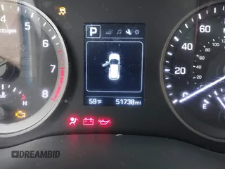 2017 Hyundai Tucson Sport z VIN KM8J33A23HU319048, wystawiony jako IAAI lot #42340603 z przebiegiem 51 738 mil mil oraz . Historia ofert i sprzedaży dostępna na DreamBid. Obrazek 16.