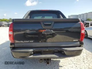 2008 Chevrolet Avalanche 3LT z VIN 3GNFK12308G149329, wystawiony jako Copart lot #57858675 z przebiegiem 259 163 mil mil oraz Czysty tytuł • Clean title. Historia ofert i sprzedaży dostępna na DreamBid. Obrazek 6.