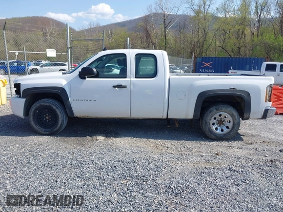 2007 Chevrolet Silverado 1500 1LT with VIN 2GCEK19J771629917, listed as a IAAI auction lot 41999052 with Not Provided miles and . Bid and sale history available at DreamBid. Image 14.