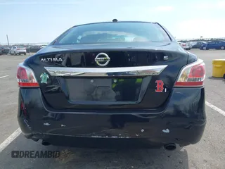 2015 Nissan Altima 2.5 S with VIN 1N4AL3AP7FN891964, listed as a IAAI auction lot 42011031 with 133,863 mi miles. Bid and sale history available at carsss.com. Image 16.