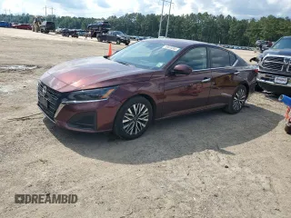 2023 Nissan Altima SV z VIN 1N4BL4DV3PN350982, wystawiony jako Copart lot #56683065 z przebiegiem 61 311 mil mil oraz Szkoda całkowita • Salvage title. Historia ofert i sprzedaży dostępna na DreamBid. Obrazek 1.