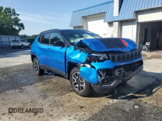 2025 Jeep Compass Trailhawk with VIN 3C4NJDDNXST556886, listed as a Copart auction lot 63569125 with 1,528 mi miles and Clean title. Bid and sale history available at DreamBid. Image 4.