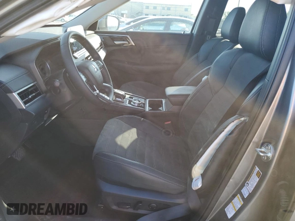 2024 Mitsubishi Outlander SE z VIN JA4J3VA83RZ009047, wystawiony jako Copart lot #54127475 z przebiegiem 38 429 mil mil oraz Szkoda całkowita • Salvage title. Historia ofert i sprzedaży dostępna na DreamBid. Obrazek 7.
