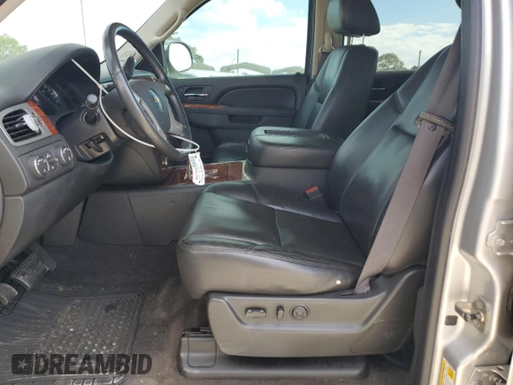 2011 Chevrolet Avalanche LTZ with VIN 3GNTKGE39BG302847, listed as a Copart auction lot 74126814 with 246,301 mi miles and Salvage Title. Bid and sale history available at carsss.com. Image 7.