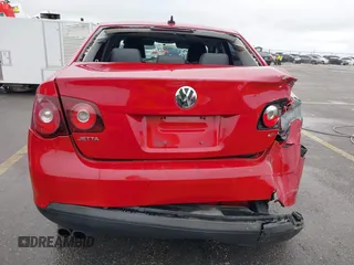 2009 Volkswagen Jetta Sedan SE with VIN 3VWRM71K99M123288, listed as a IAAI auction lot 41892948 with 345,159 mi miles. Bid and sale history available at carsss.com. Image 16.