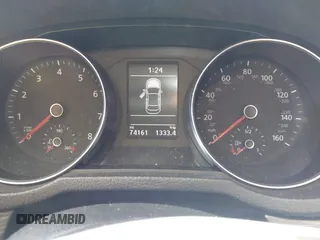 2018 Volkswagen Passat SE z VIN 1VWBA7A3XJC042079, wystawiony jako IAAI lot #42110143 z przebiegiem 74 161 mil mil oraz . Historia ofert i sprzedaży dostępna na DreamBid. Obrazek 7.