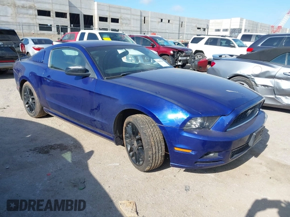 2014 Ford Mustang V6 z VIN 1ZVBP8AM2E5262050, wystawiony jako IAAI lot #42600638 z przebiegiem 208 708 mil mil oraz . Historia ofert i sprzedaży dostępna na DreamBid. Obrazek 1.