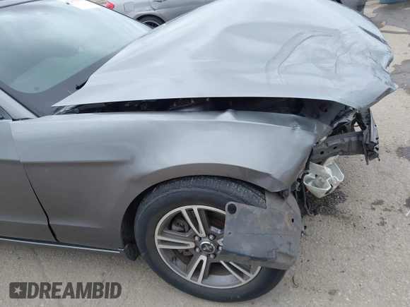2013 Ford Mustang V6 with VIN 1ZVBP8EM7D5214021, listed as a IAAI auction lot 42197070 with 137,888 mi miles and . Bid and sale history available at DreamBid. Image 19.