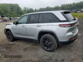 2024 Jeep Grand Cherokee Altitude with VIN 1C4RJHAG2RC108680, listed as a Copart auction lot 62845525 with 31,633 mi miles and Clean title. Bid and sale history available at DreamBid. Image 2.